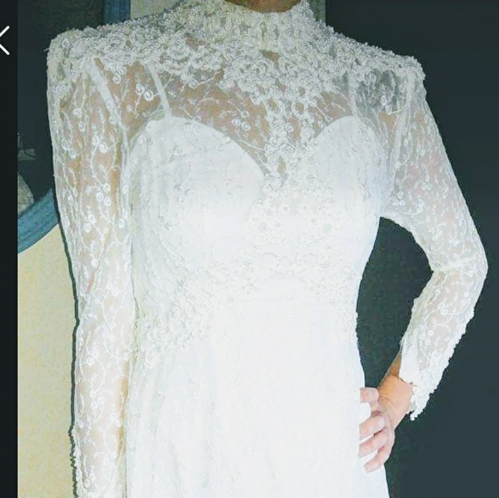 Beautiful Timeless Eden's bridal vintage gown!